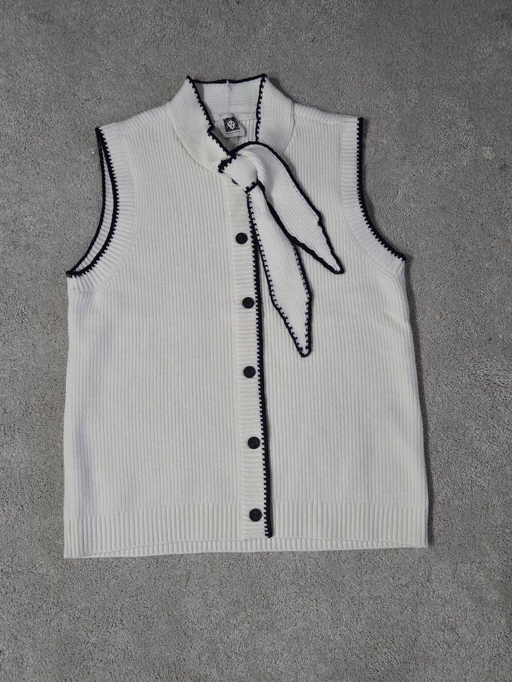 Anne Klein White Sleeveless Ribbed Knit Top with Black Trim and Bow